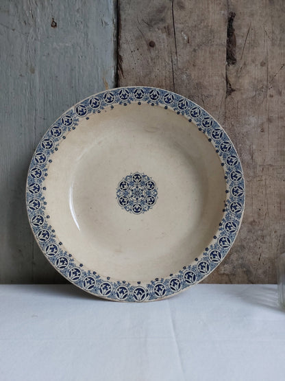 Plat creux ancien Gien modèle "Cuba"