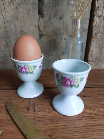 Lot de 2 coquetiers en faïence