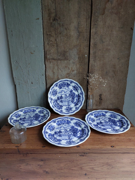 Lot de 4 assiettes plates par N.Fontebasso