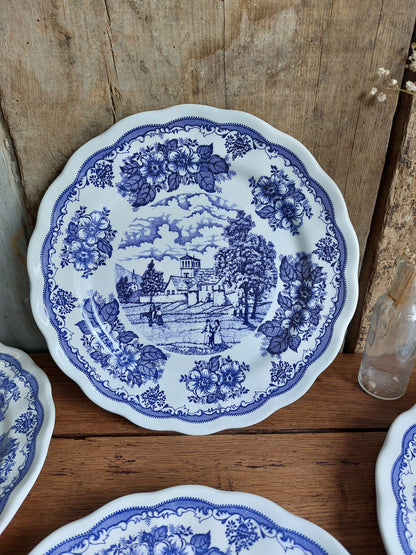 Lot de 4 assiettes plates par N.Fontebasso
