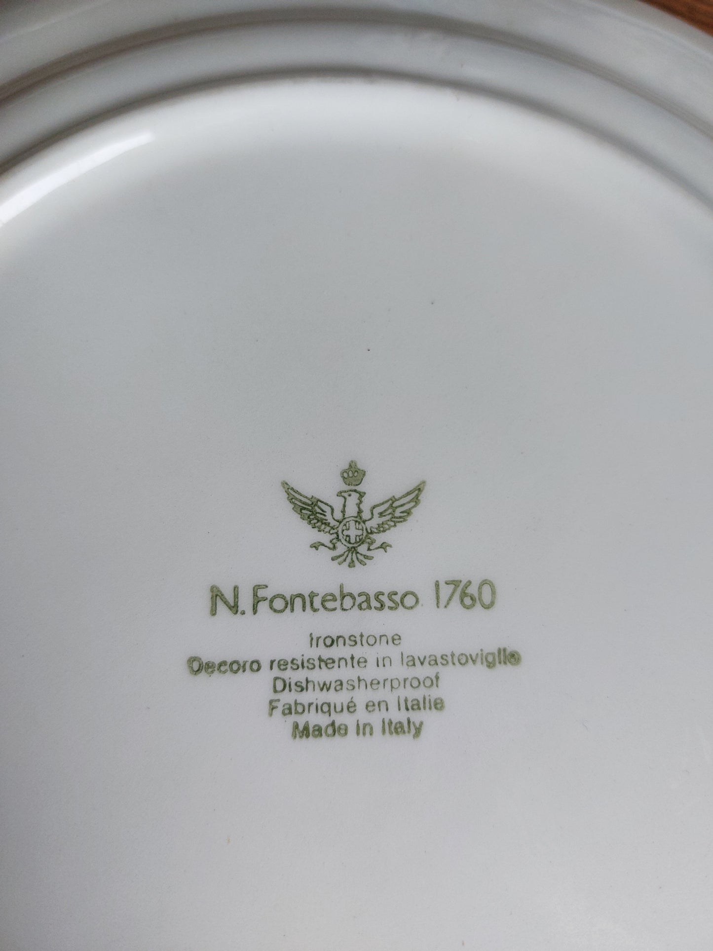 Lot de 4 assiettes plates par N.Fontebasso