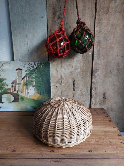 Cloche à fromage en osier