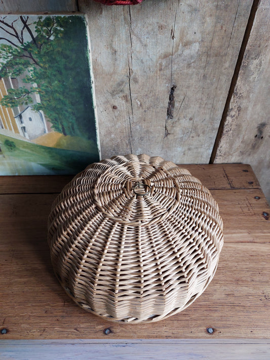 Cloche à fromage en osier