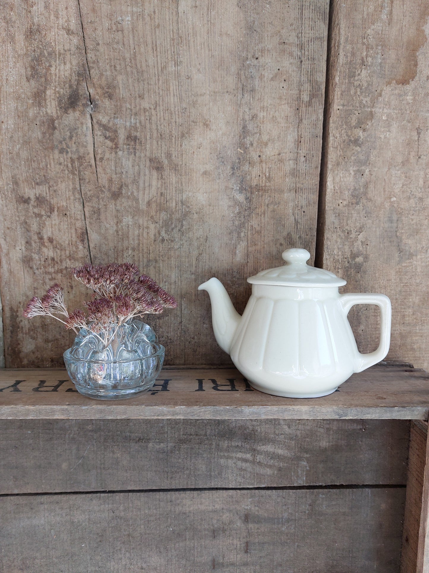 Petite théière ancienne