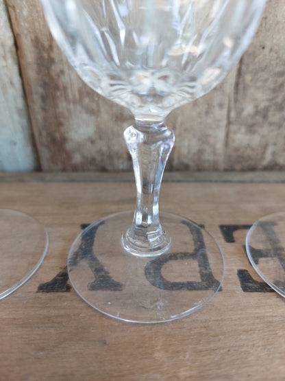 Lot de 6 petits verres sur pied