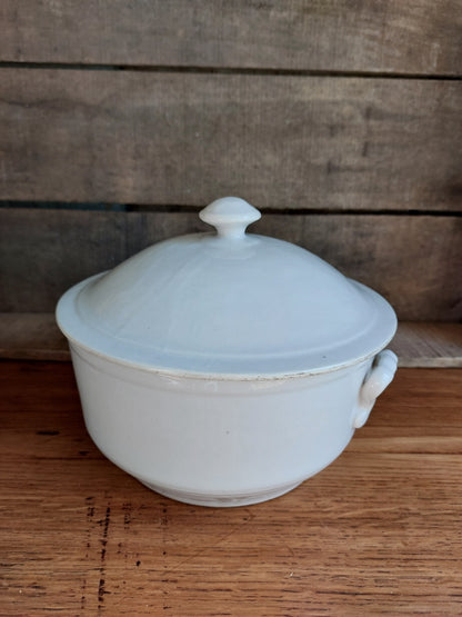 Petite soupière ancienne en faïence fine