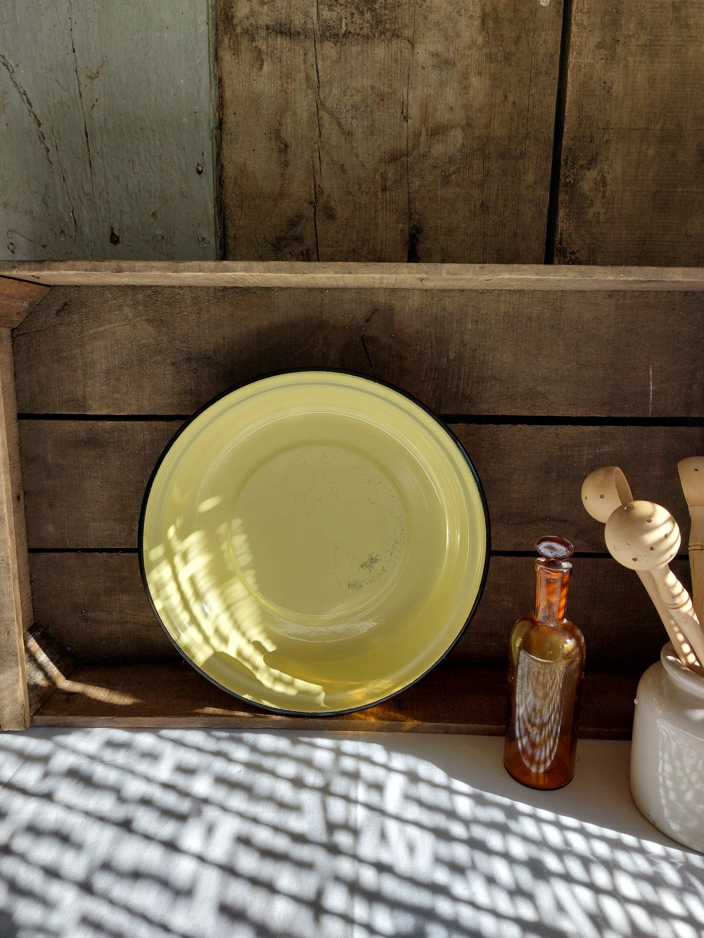 Bassine émaillée ancienne