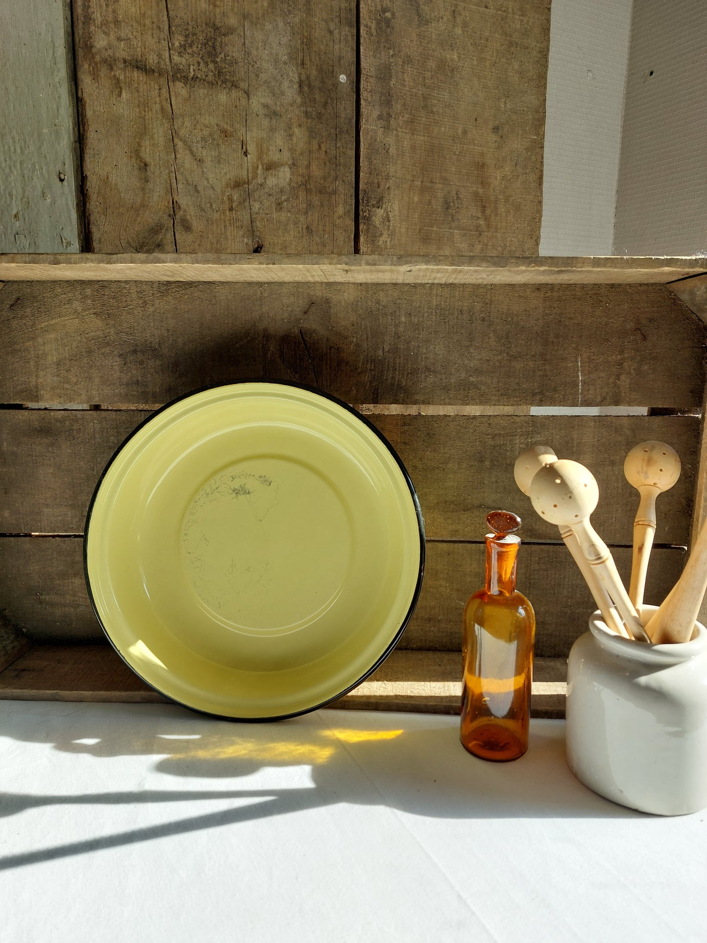 Bassine émaillée ancienne