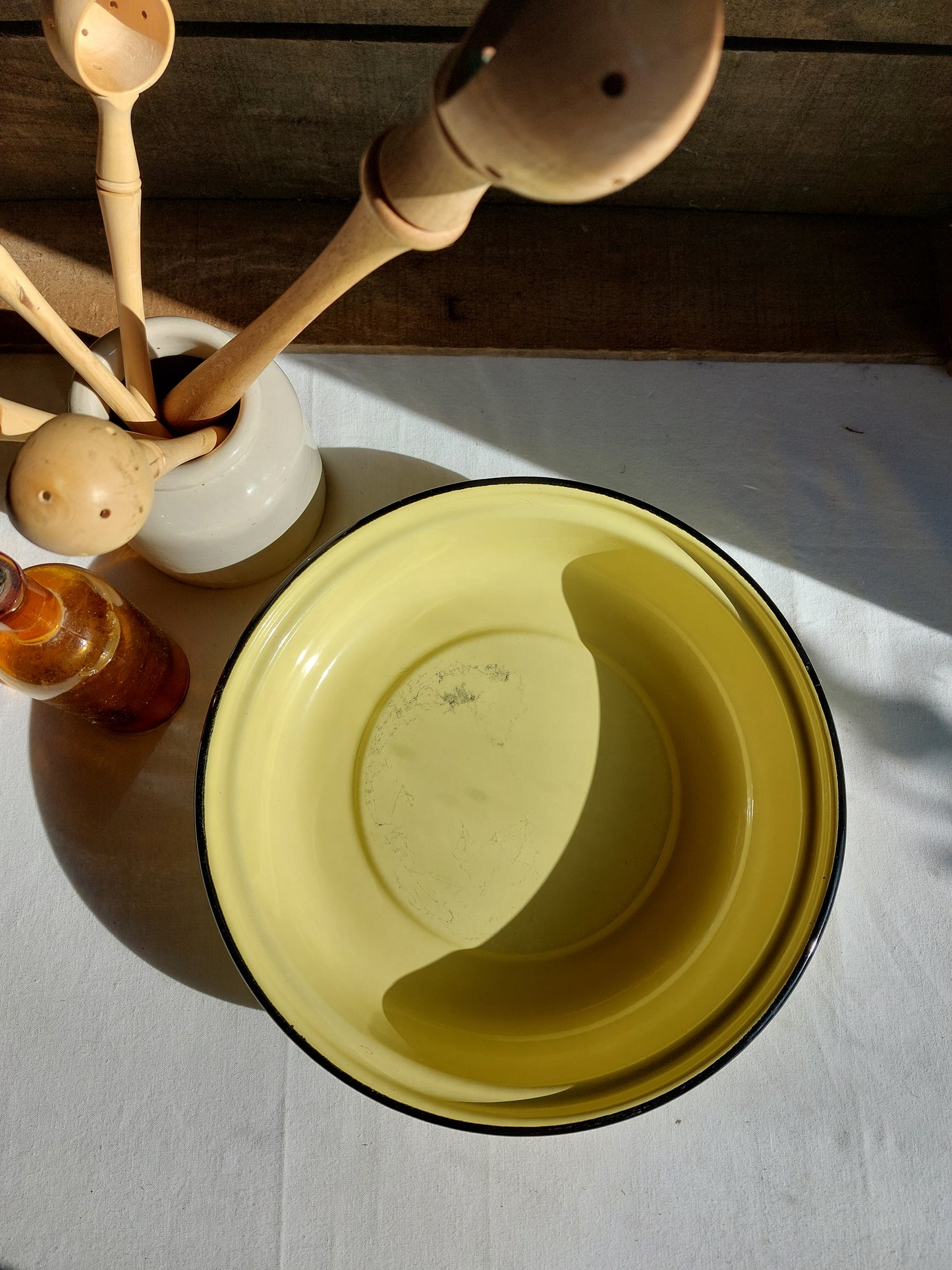 Bassine émaillée ancienne