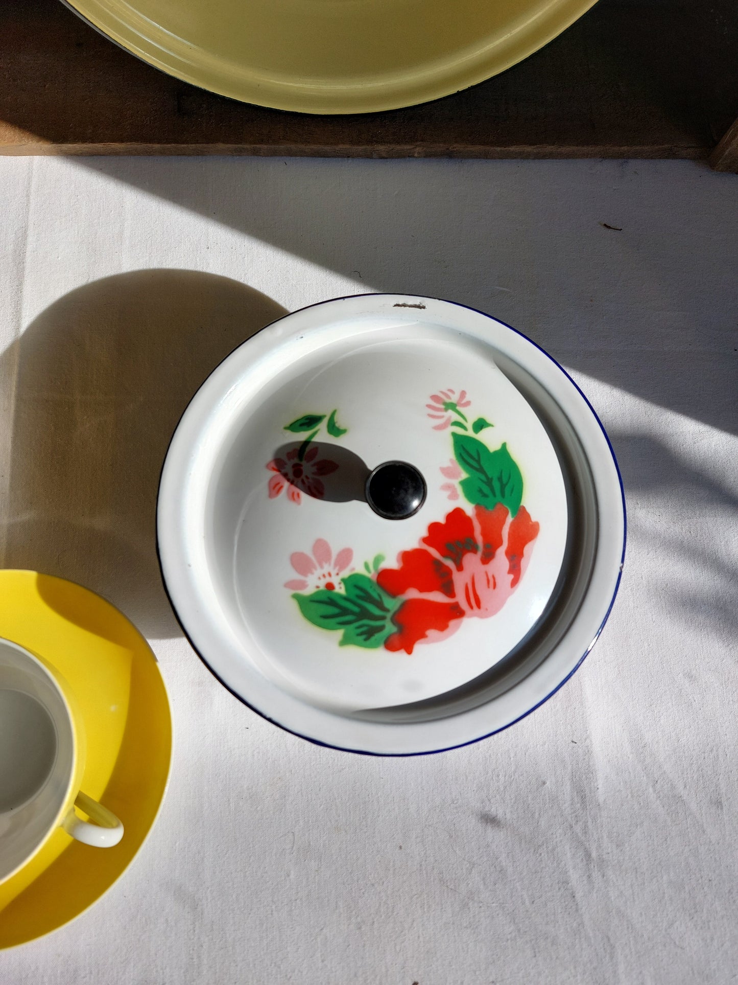 Petite cocotte en tôle émaillée