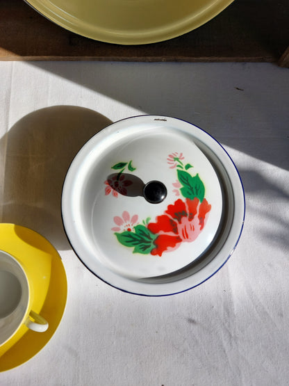 Petite cocotte en tôle émaillée