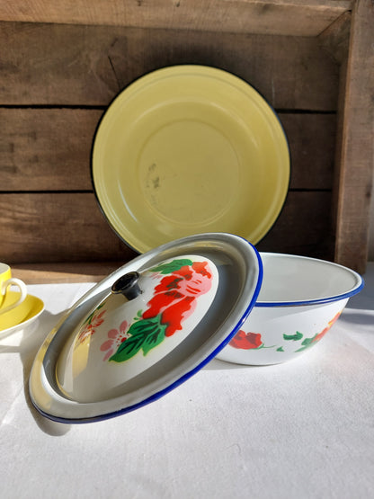 Petite cocotte en tôle émaillée