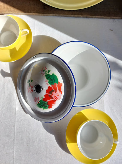 Petite cocotte en tôle émaillée