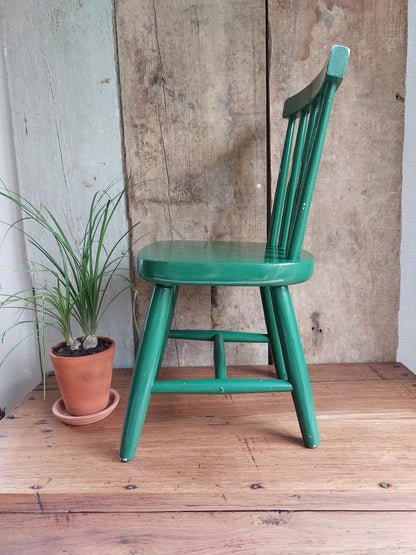 Chaise scandinave d’enfant