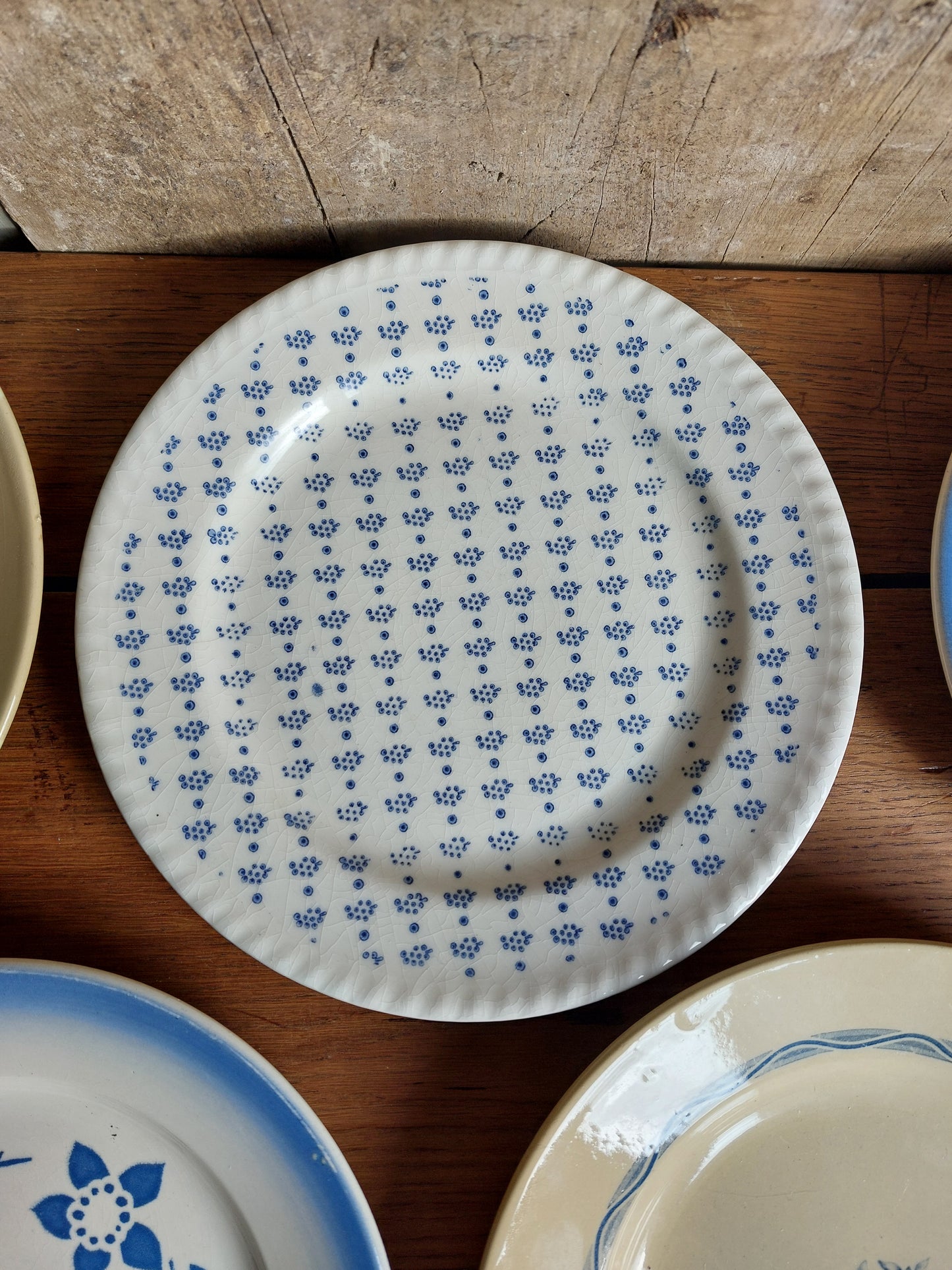 Lot de 6 assiettes à dessert dépareillées