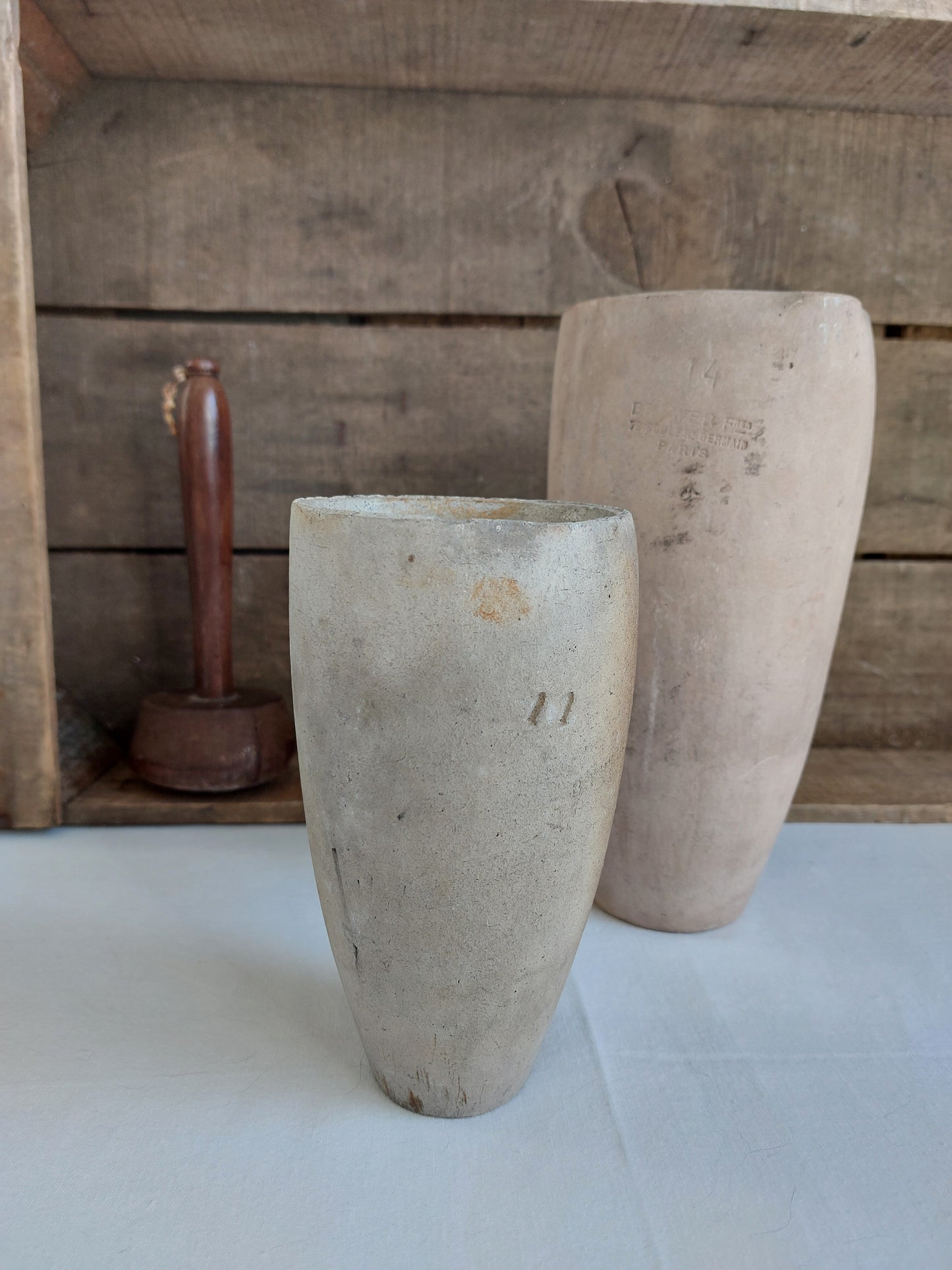 Creusets en terre réfractaire BREWER Frères mi XIXème siècle