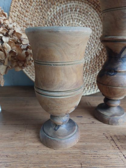 Lot de 2 vases anciens en bois tourné