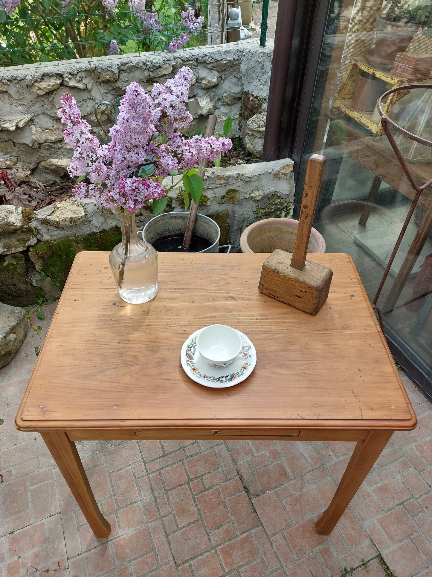 Petite table ancienne