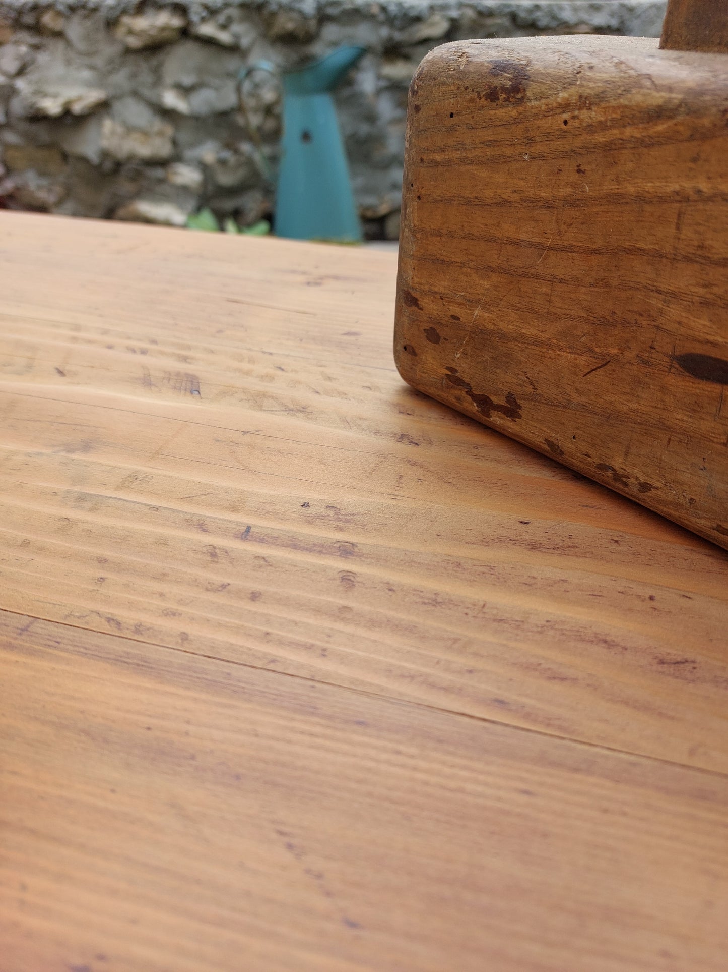 Petite table ancienne