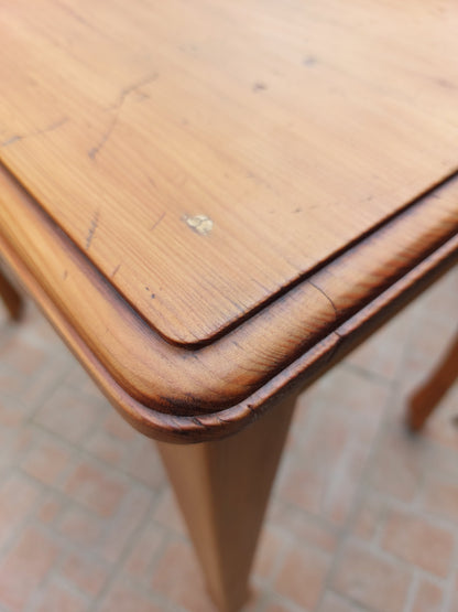 Petite table ancienne