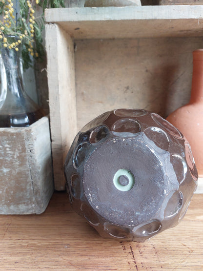 Vase en terre cuite marron