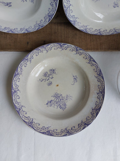 Lot de 3 assiettes creuses Terre de Fer Creil et Montereau Modèle LOUIS XV décor mauve