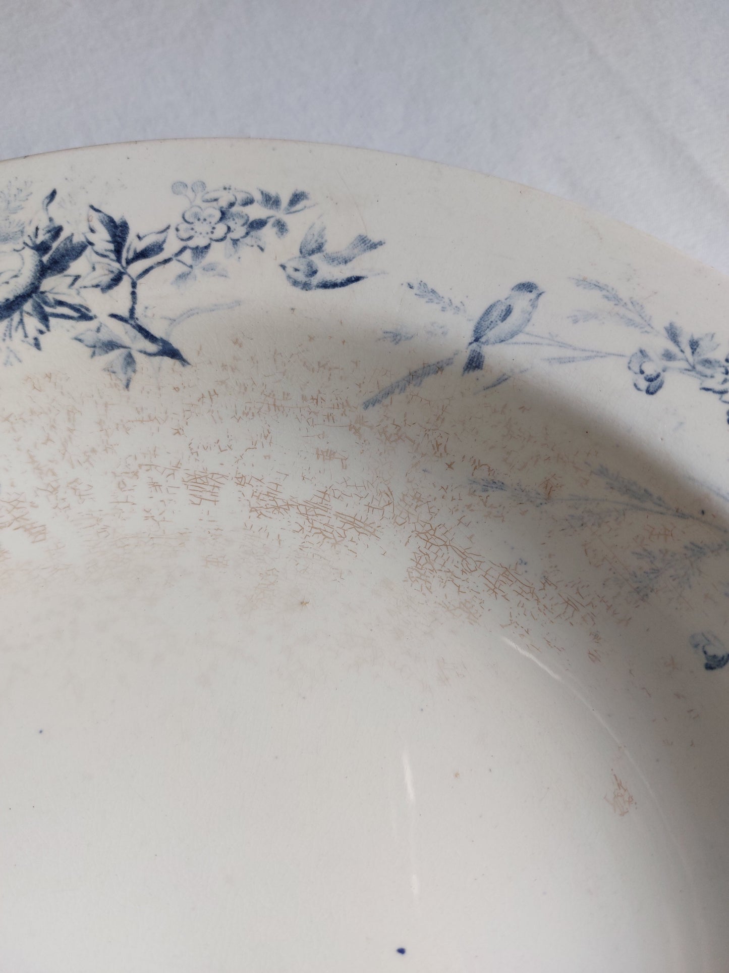 Plat creux Terre de Fer Creil et Montereau modèle Linotte