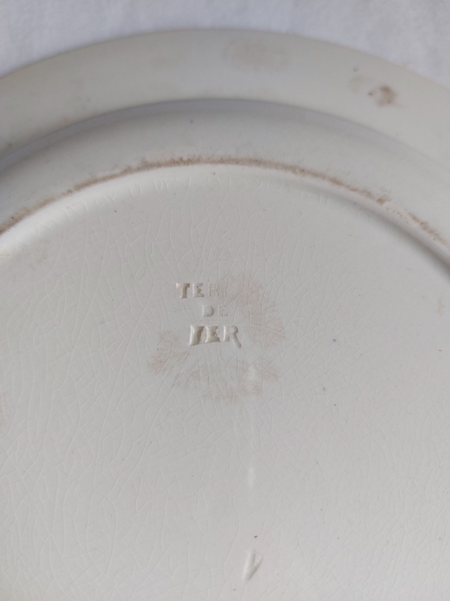 Plat creux Terre de Fer Creil et Montereau modèle Linotte