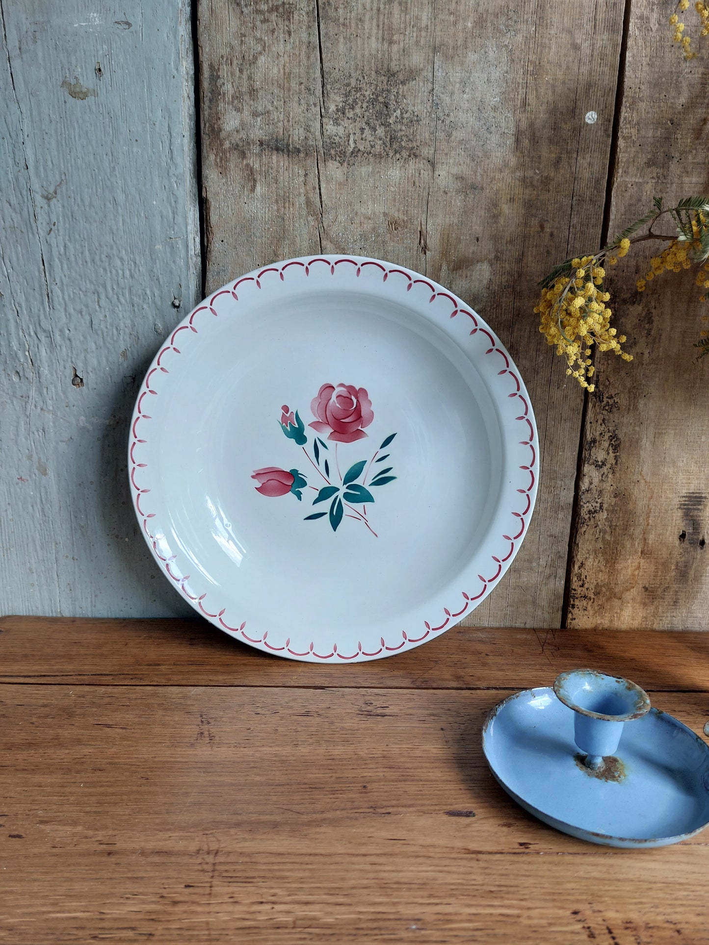 Plat creux ancien Badonviller « Rose en boutons »