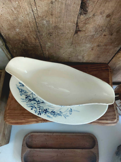 Saucière Terre de Fer Creil et Montereau modèle Linotte