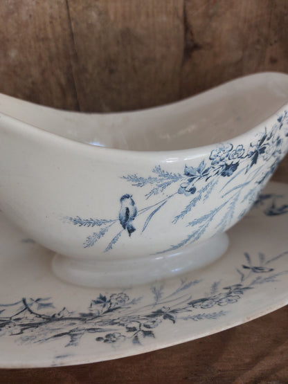 Saucière Terre de Fer Creil et Montereau modèle Linotte