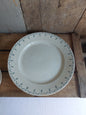 Grand plat rond ancien en porcelaine opaque Gien