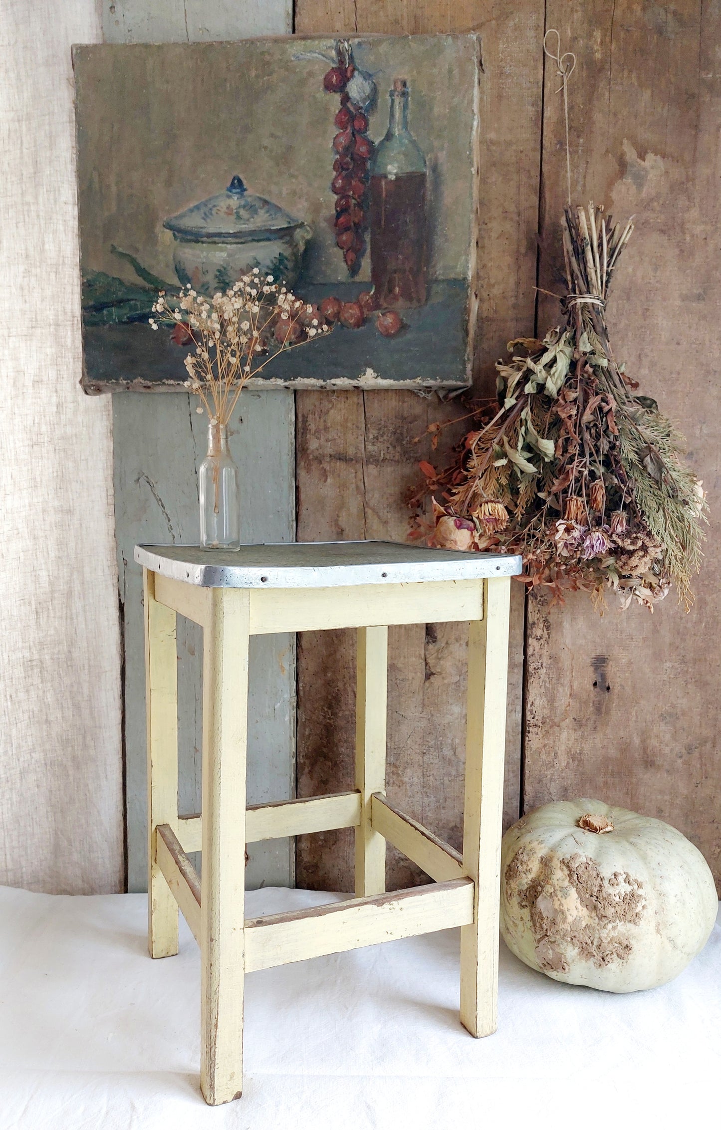 Ancien tabouret de cuisine