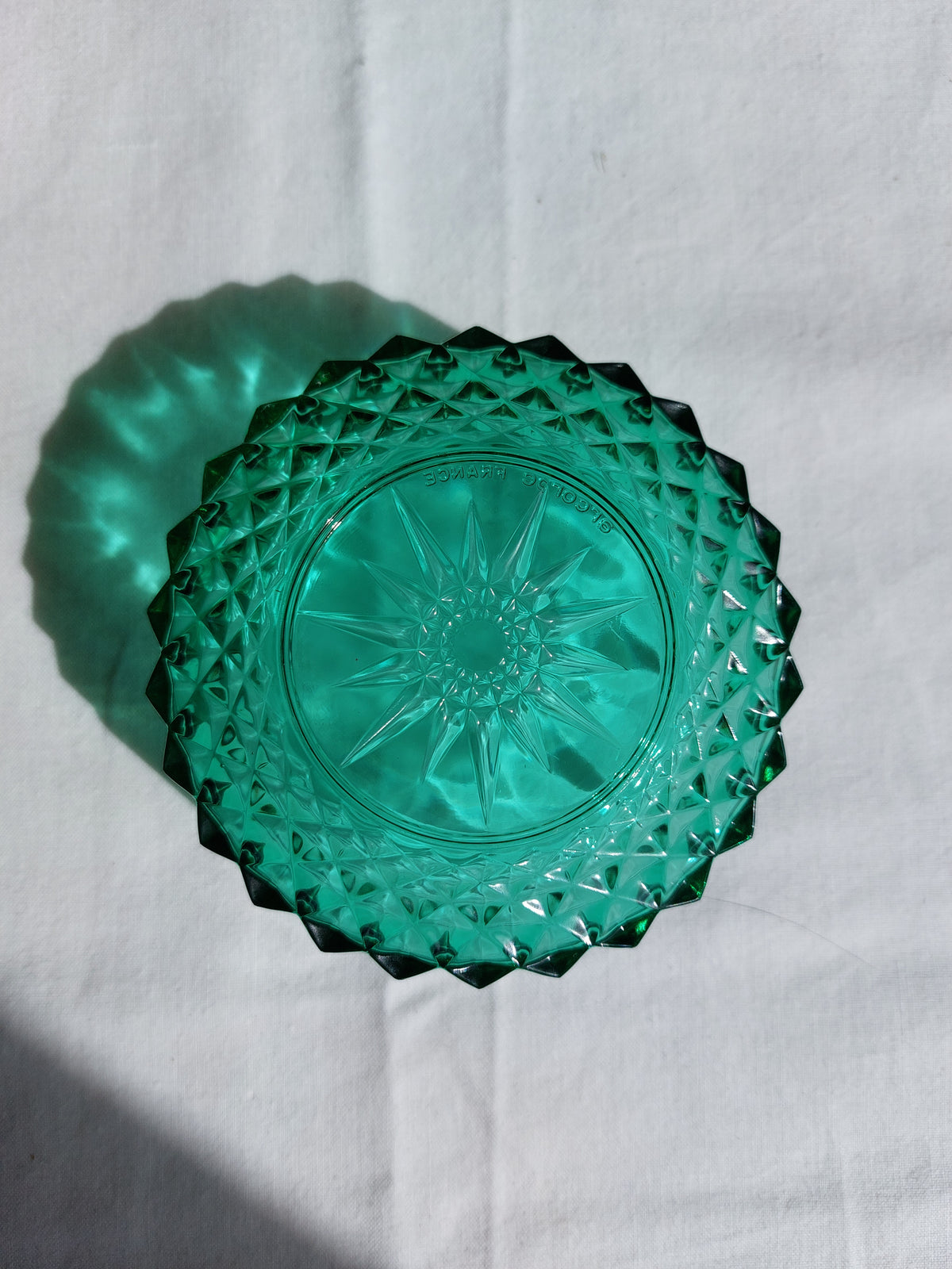 Service à dessert vert émeraude composé de 8 coupelles Arcoroc