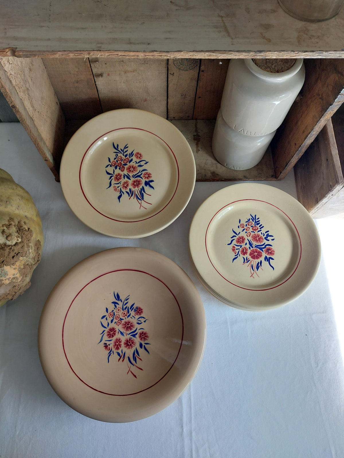 Lot de 7 assiettes plates, 7 assiettes à dessert, 1 plat creux Badonviller modèle « Francine »