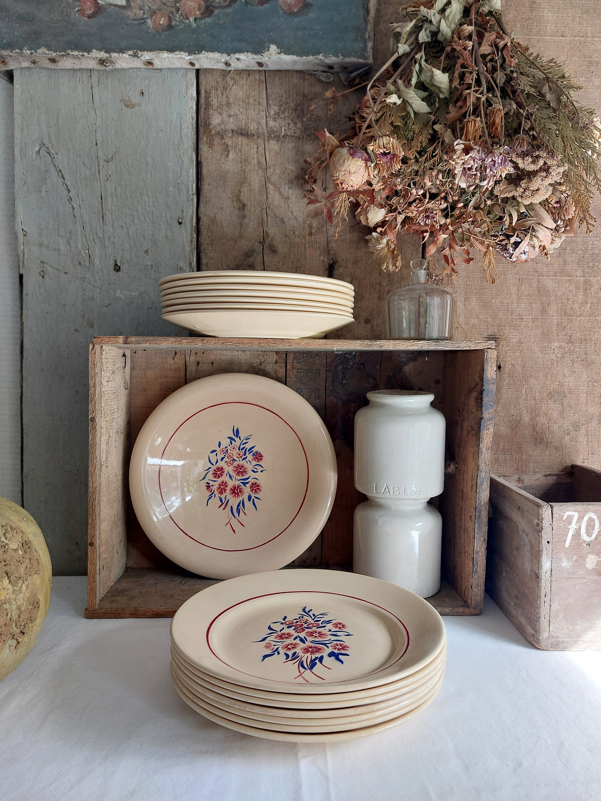 Lot de 7 assiettes plates, 7 assiettes à dessert, 1 plat creux Badonviller modèle « Francine »