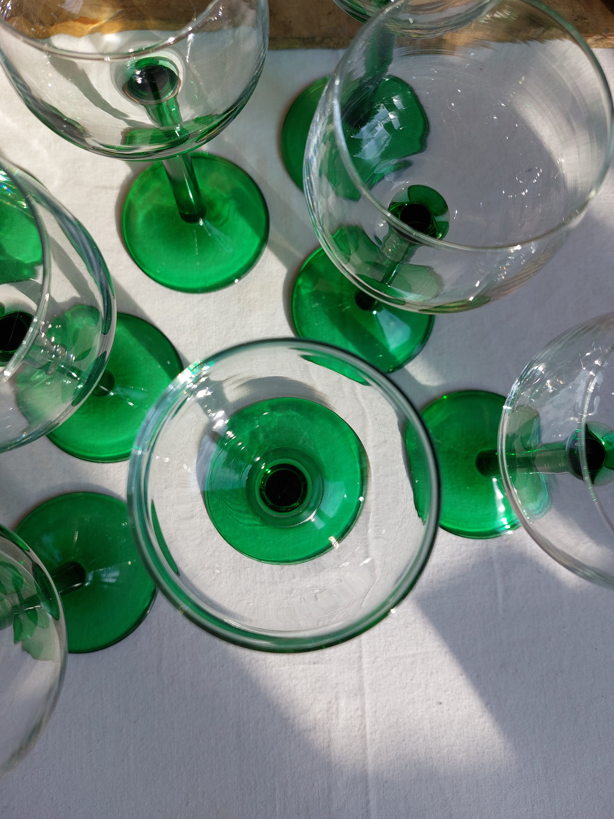 Ensemble de 8 verres à pied vintage